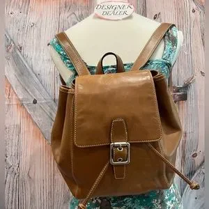 Coach | Bags | Coach Legacy Drawstring Backpack Light Brown  display picture 3